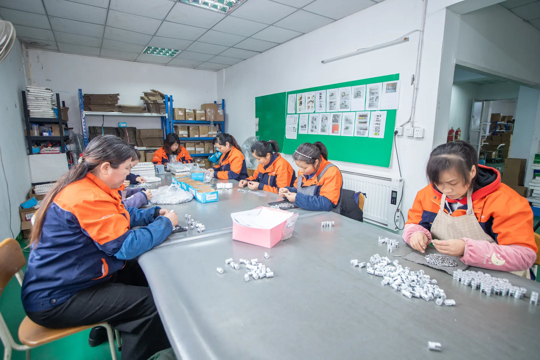 UNIFITTING assembly and QC team