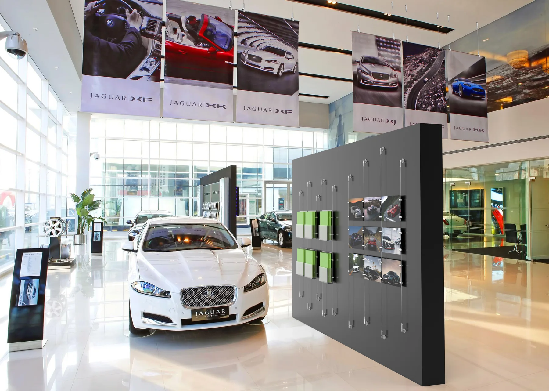Suspension hanging cable display system for gallery exhibition signage